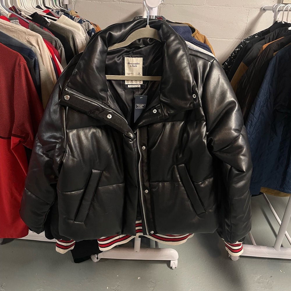 Abercrombie vegan leather cropped puffer